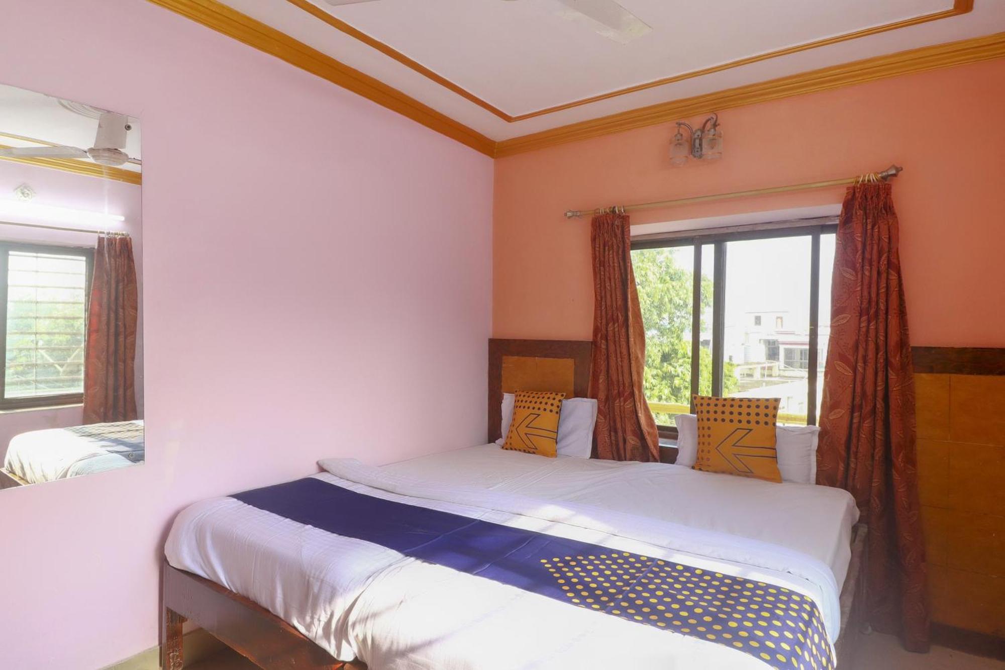 SPOT ON 75963 Hotel Prince Bodh Gaya Exterior foto